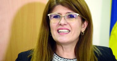 Stire din Cultură-Educație : "Nu poți fi profesor dacă nu ai dragostea pentru copii!"