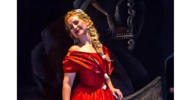 Gabriela Dobre: "Muzica, teatrul, dansul, scrisul sunt hrana sufletului și trupului meu" - 3