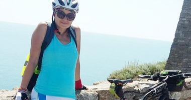 Stire din Social : Gabriela face turul României pe bicicletă, pentru copiii  cu diabet