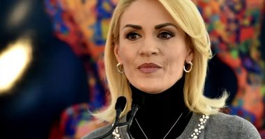 Stire din Politică-Administrație : Gabriela Firea: "E o premieră, după 20 de ani, că putem anunţa dublarea alocaţiei de hrană pentru copiii instituţionalizaţi"