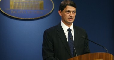 Stire din Politică-Administrație : Ministrul MAI încearcă să-și ajute subordonații