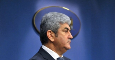 Stire din Politică-Administrație : Gabriel Oprea se retrage din politică