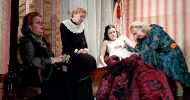 Stire din Cultură-Educație : "Gaițele" lui Lucian Iancu au revenit pe scena Teatrului de Stat