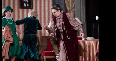 Stire din Cultură-Educație : „Gaiţele” se întorc pe scena Teatrului de Stat
