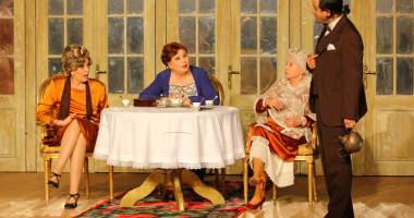 "Gaițele" - răsplătite cu ropote de aplauze pe scena Casei de Cultură din Constanța - 5