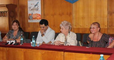 Stire din Cultură-Educație : Trei mari artiste în rol de "Gaițe" vin la Constanța
