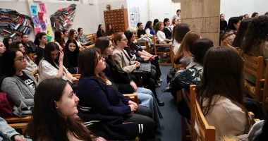 Stire din Cultură-Educație : Gala de Excelență la Biblioteca Județeană. Cititorii fideli și bibliotecarii de top, premiați de Ziua Cărții