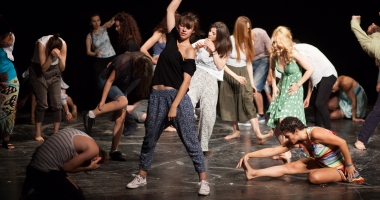 Stire din Diverse : Tinerii actori se luptă cu singurătatea, la Gala HOP