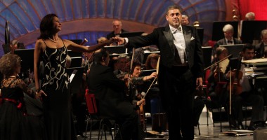 Vals, toalete elegante  și șampanie, la Balul Operei - 10