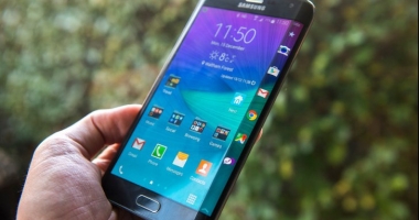 Stire din Tehnologie : Lovitură dură pentru Samsung. 14 miliarde de dolari, pe apa sâmbetei