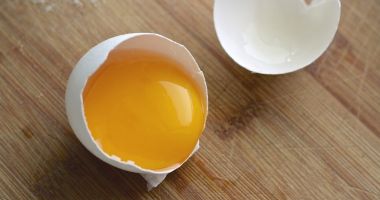 Gălbenușul de ou conține mai mulți antioxidanți decât un măr