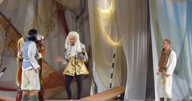 Stire din Cultură-Educație : O poveste plină de culoare, la Teatrul de stat