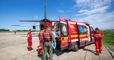 GALERIE FOTO. Cei doi RĂNIȚI GRAV în explozia de la Petromidia, transportaţi în Germania - 2