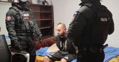 GALERIE FOTO şi VIDEO. Bărbatul care a ameninţat un poliţist pe Facebook, reţinut miercuri dimineaţă - 3