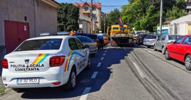 GALERIE FOTO. A început ridicarea maşinilor abandonate pe străzile din Constanţa - 4