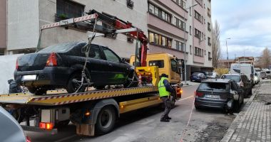 GALERIE FOTO. Au început demersurile pentru refacerea instalaţiilor la blocul afectat de incendiu - 7