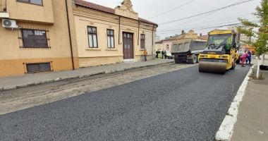 Galerie foto. Lucrări de asfaltare a carosabilului pe strada Olteniei din Constanța - 3