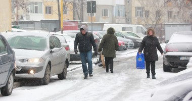 Stire din Social : Galerie FOTO. COD PORTOCALIU de vreme rea la Constanța. Iată cum se circula la această oră