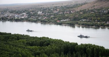 Galerie foto. Două vedete blindate, instrucție pe fluviul Dunărea - 2