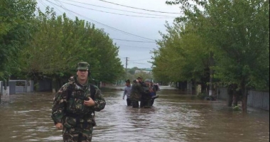 Prefect DEMIS după inundațiile catastrofale