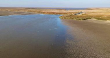 Galerie foto. Lacul Nuntaşi revine la viaţă - 2