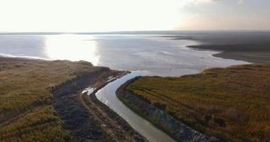 Galerie foto. Lacul Nuntaşi revine la viaţă - 1