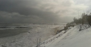Galerie foto / Spectaculos. Marea Neagră a înghițit plaja de la Eforie - 2