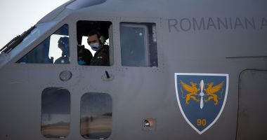 Galerie foto / 14 medici și asistenți români au plecat la Milano, în sprijinul personalului medical italian - 2
