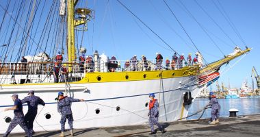 GALERIE FOTO. Nava-şcoală “Mircea” a revenit în port, după stagiul de practică cu studenţii Academiei Navale - 4