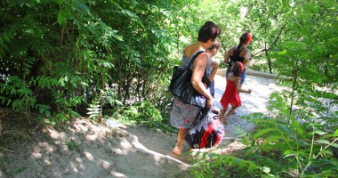 Cum se chinuiesc turiștii și constănțenii să ajungă pe plaja Modern - Galerie FOTO - 2