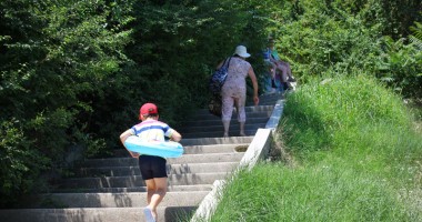 Cum se chinuiesc turiștii și constănțenii să ajungă pe plaja Modern - Galerie FOTO - 4