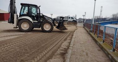 GALERIE FOTO. Lucrări pe plajele de pe litoral. A început pregătirea pentru vara anului 2022 - 2