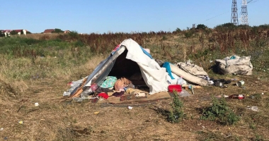 GALERIE FOTO / În sfârșit, Poliția Locală a "curățat" groapa de gunoi de la capătul străzii Delavrancea - 2