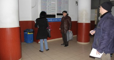 CFR-iștii au blocat trenurile, Fenechiu promite "capul vinovaților", iar Ponta își cere scuze - 2
