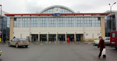 CFR-iștii au blocat trenurile, Fenechiu promite "capul vinovaților", iar Ponta își cere scuze - 3