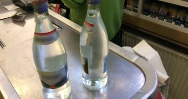 Stire din Economie : Garanţia pentru returnarea ambalajului va fi reglementată