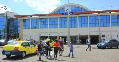 Taximetriștii fac legea în Gara Constanța. "Degeaba promovăm România turistică și ne comportăm ca niște țepari!" - 5