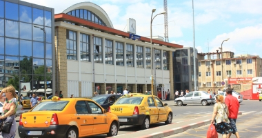Taximetriștii fac legea în Gara Constanța. "Degeaba promovăm România turistică și ne comportăm ca niște țepari!" - 2