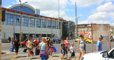Taximetriștii fac legea în Gara Constanța. "Degeaba promovăm România turistică și ne comportăm ca niște țepari!" - 3