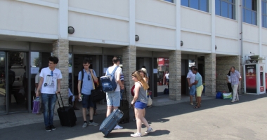 Stire din Social : Circ și turism de mizerie, la Gara Constanța. Unde e Poliția Locală?