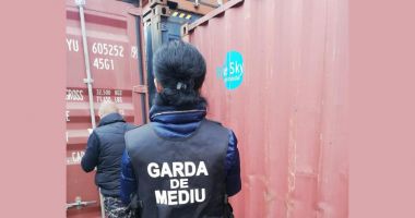 Stire din Social : Containerele cu deşeuri, controlate de Garda de Mediu Constanţa