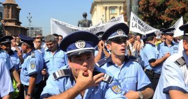 Stire din Eveniment : Gardienii din penitenciare ies în stradă
