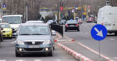 GALERIE FOTO / Premieră la Constanța ! Garduri pe mijlocul străzii pentru protecția pietonilor - 2