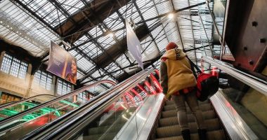 Stire din Actualitate : Alertă la Paris! Atac cu armă albă în gară, cel puțin trei victime