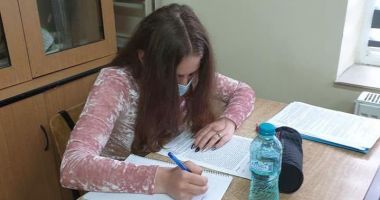 Stire din Cultură-Educație : Gata și Bacalaureatul.  Încă un candidat eliminat, la ultima probă scrisă