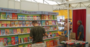 Stire din Cultură-Educație : Croazieră de neuitat pe o mare de cărți