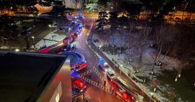 Stire din Eveniment : Peste 300 de pacienţi, printre care 57 de nou-născuţi, evacuaţi în urma unui incendiu, în spital
