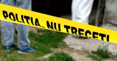 Stire din Eveniment : Gelozia l-a orbit! Un bărbat l-a ucis pe iubitul soției sale și a înjunghiat alte două persoane