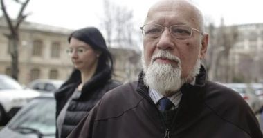 Stire din Eveniment : Dosarul Mineriadei: Gelu Voican Voiculescu audiat la Parchetul General