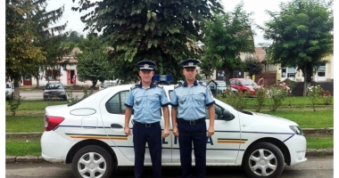 Gemenii polițiști, salvatori în timpul liber